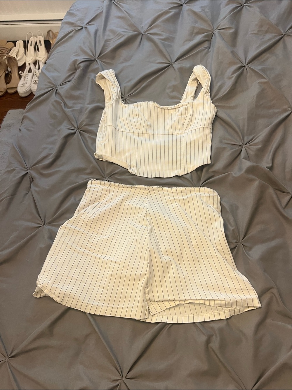 Striped White set
